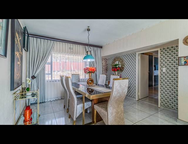 6 BEDROOM HOUSE FOR SALE IN ROBIN HILLS